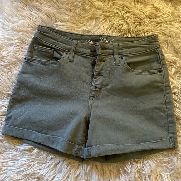 Universal Thread High Rise Midi Rolled Hem Stretch Olive Green Denim Shorts - Picture 1 of 5
